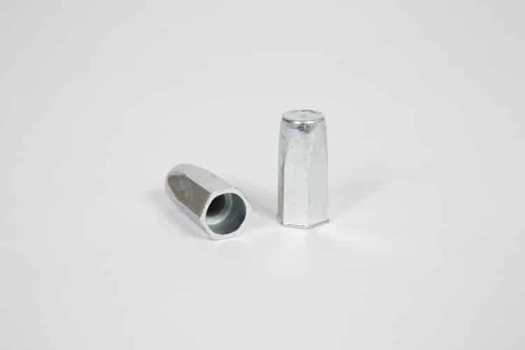 Hexagonal blind reduced head threaded inserts made of galvanized steel