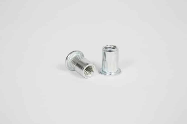 Knurled stainless steel cylindrical head threaded inserts