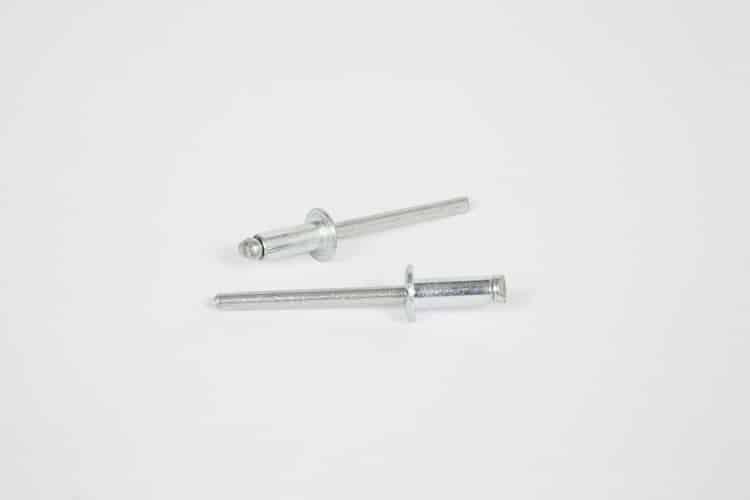 Rivetti tutto acciaio zincato